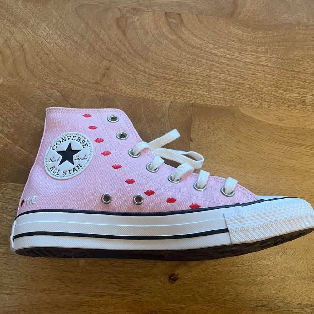 Converse Chuck Taylor All Star Embroidered Hearts